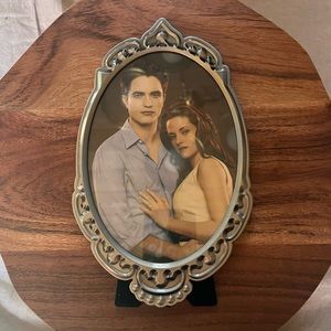 Twilight Fram and Picture